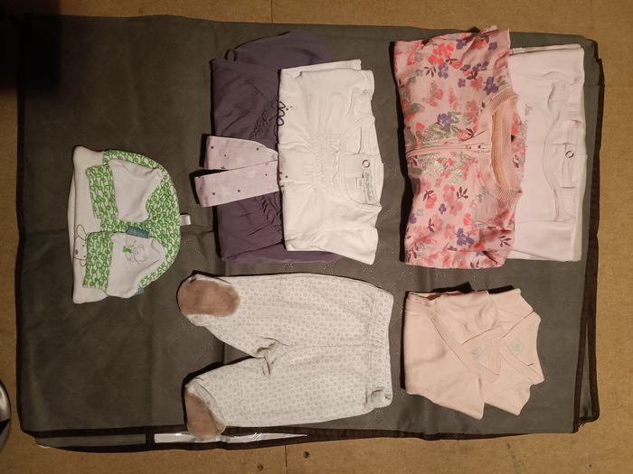 Lot de vêtements bébé fille naissance 0 mois (8 pièces)