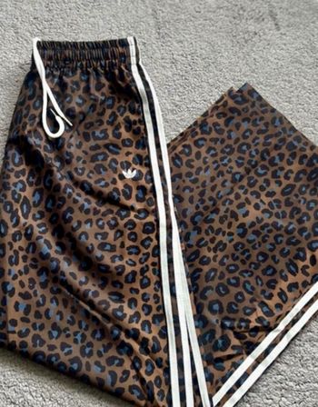 Pantalon addidas léopard 