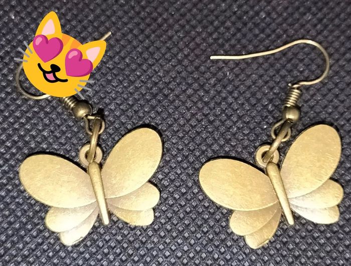 Boucle d'oreille papillon