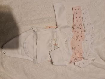 3 bodies fille naissance