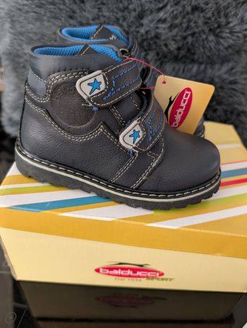 Bottines garçon. Taille 24. Neuf. Balducci