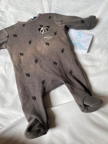Pyjama 3 mois tache