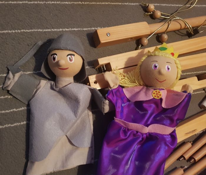 Beau théâtre de marionettes + 2 marionettes - photo numéro 7