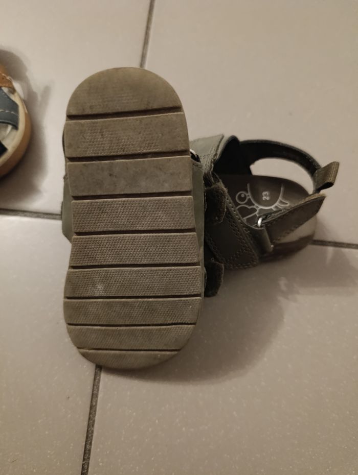 Lot de deux paires de sandales garçons taille 23 - photo numéro 5