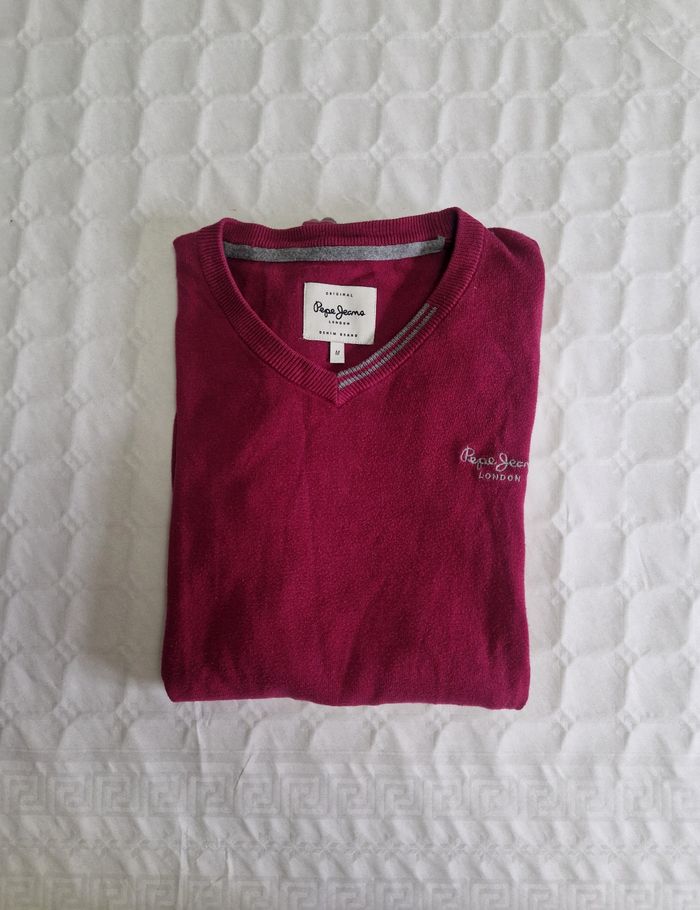 Pull col v , homme , pepe jeans  , taille M  , couleur bordeaux