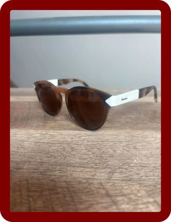 Lunette de soleil Prada grand verre année 2000 blanche et marron