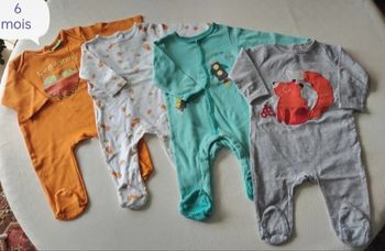 Lot de 4 pyjamas légers taille 6 mois