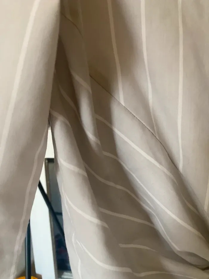 Chemisier gris et blanc - photo numéro 2