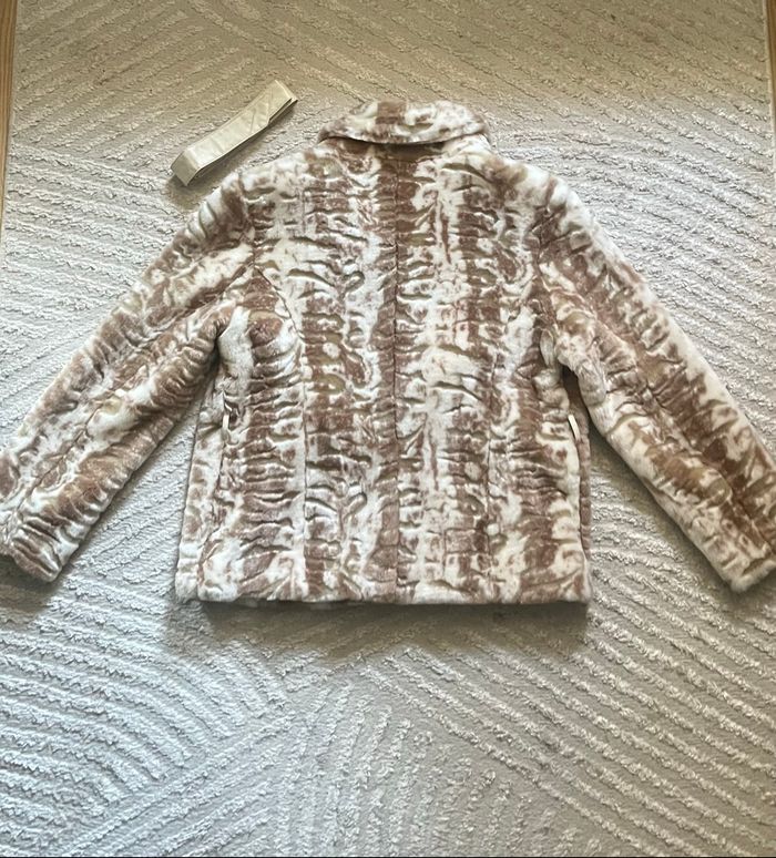Manteau de fourrure de luxe femme, neuf jamais porté avec ceinture marque « Balmain » taille 42, XL large - photo numéro 8