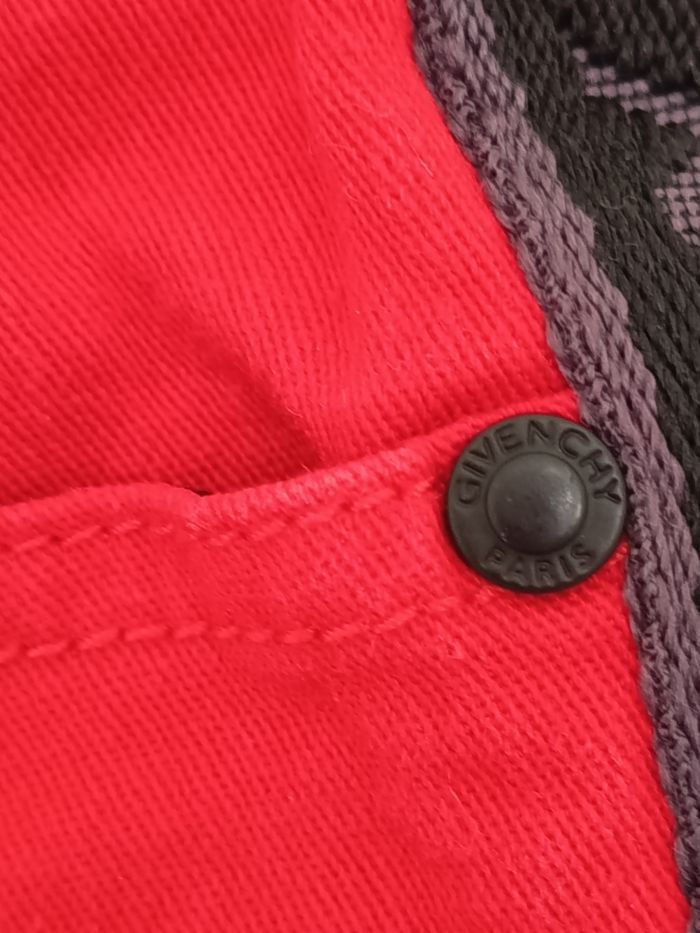 Short Givenchy - photo numéro 15