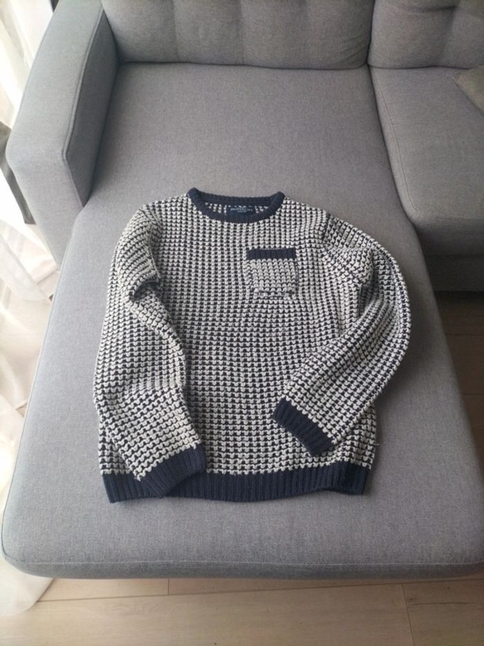 Pull en maille marine et blanc