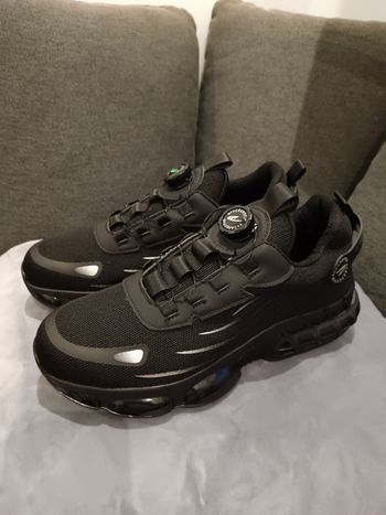 Chaussures de sécurité tendance neuves taille 43