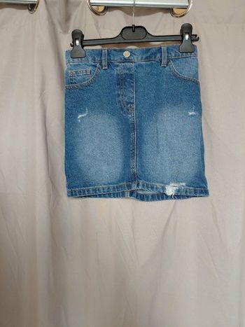 Très jolie jupe jeans fille T 9 ans