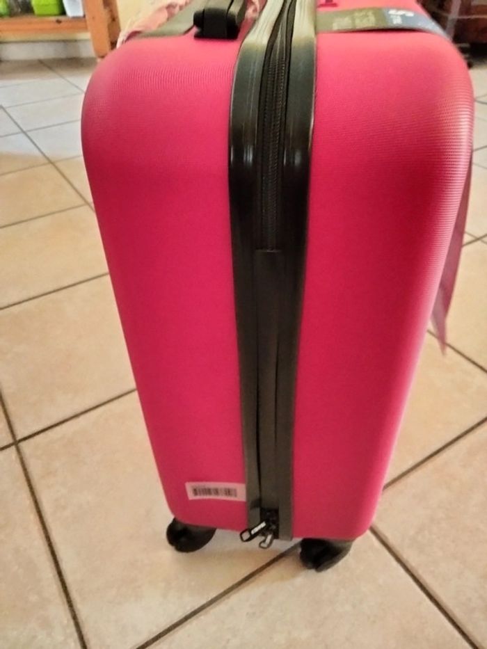 Valise neuve unie rouge tête de chien taille S 4 roues travel's - photo numéro 4