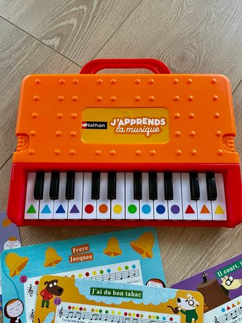 Piano enfant avec comptines