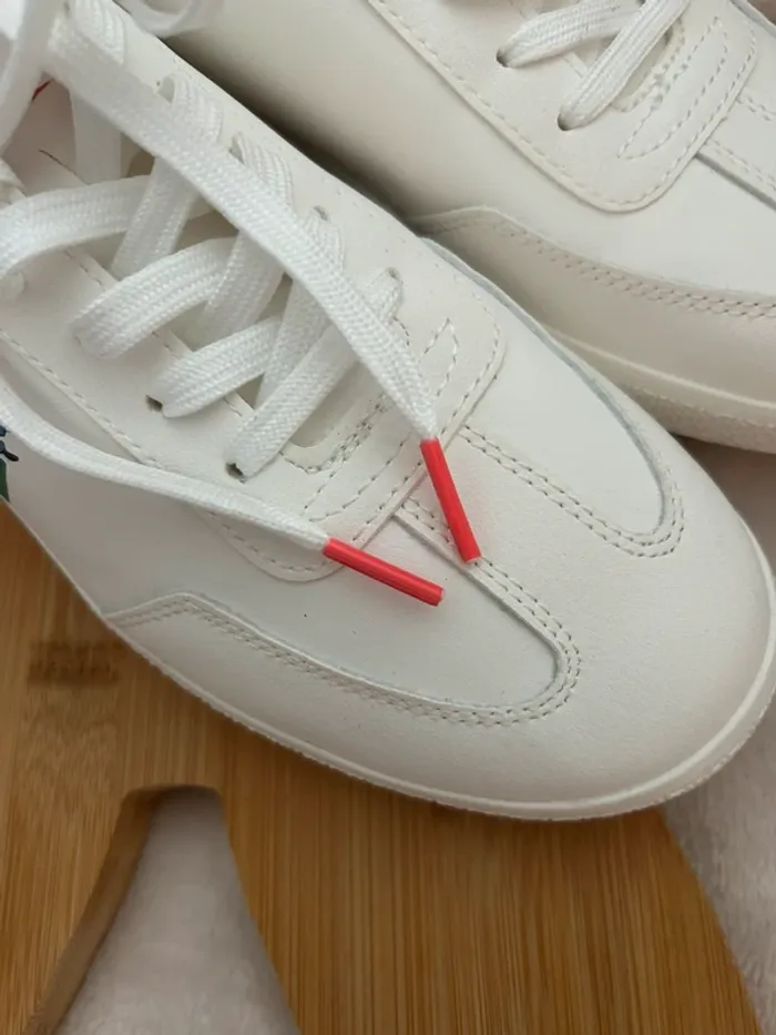 🌟 Baskets femme blanches taille 39 à motif Disney Stitch - photo numéro 4