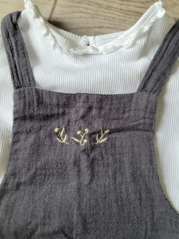 Ensemble combinaison courte et t-shirt manches longues  taille 18 mois - photo numéro 2