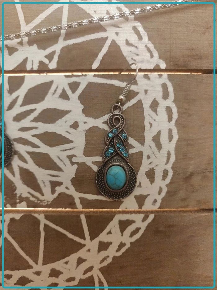 Parure bijoux boucles et collier baroque - photo numéro 4