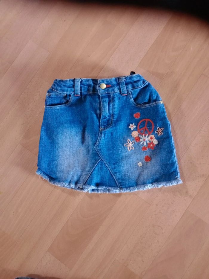 Lot de jupe fille 6 ans en jean c 85 - photo numéro 2