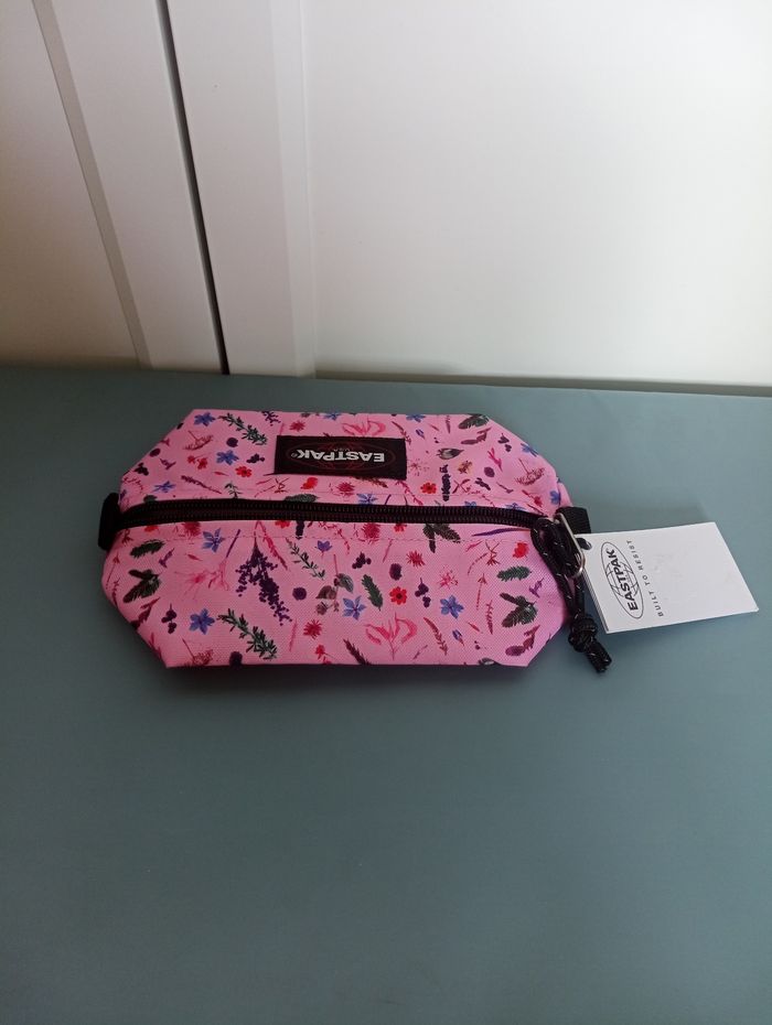 Trousse eastpak neuve champêtre fleurie rose
