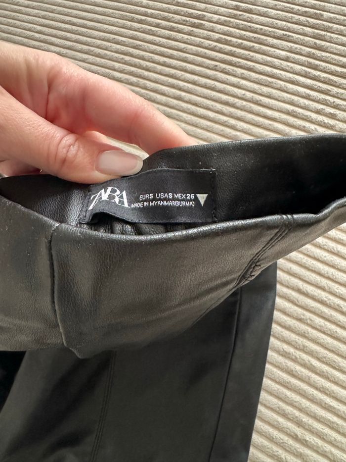 Pantalon cuir Zara - photo numéro 2
