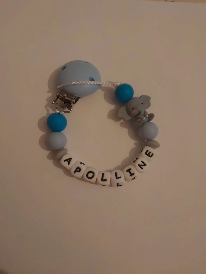 Attache tétine éléphant