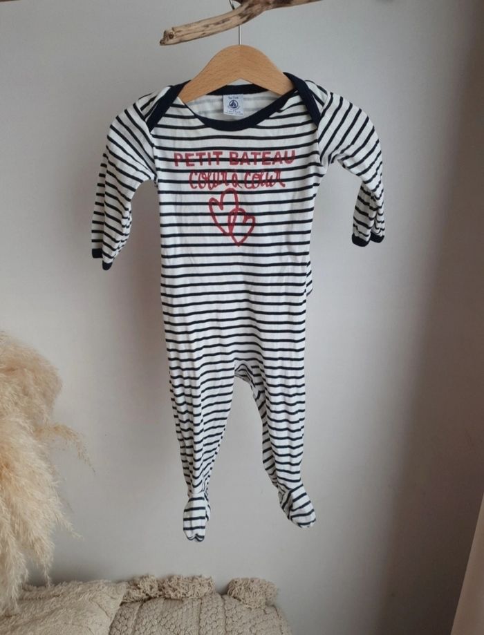 Pyjama bébé fille petit bateau 9 mois.