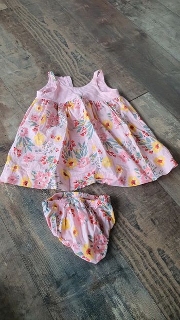 Ensemble 12 mois en très bon état