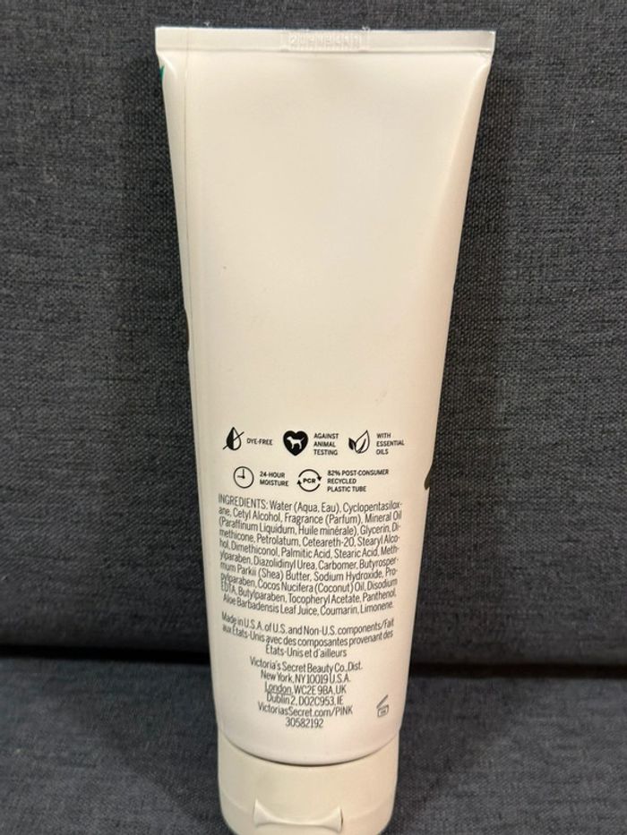 Lait hydratant Corps - Pink Victoria’s Secret - Golden Pear (Poire) Honey 236ML Neuf - photo numéro 5