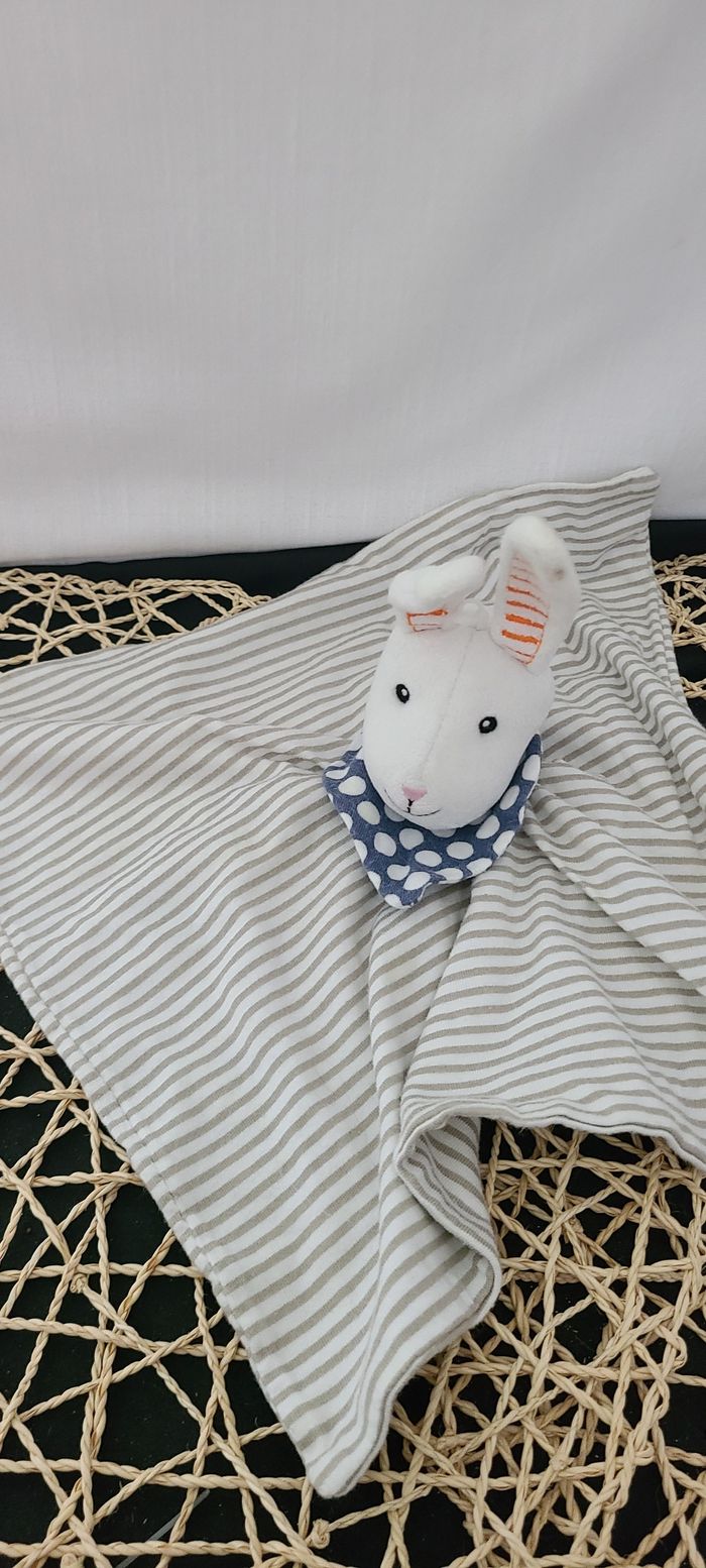 Lapin IKEA doudou plat rayé gris et blanc - photo numéro 4