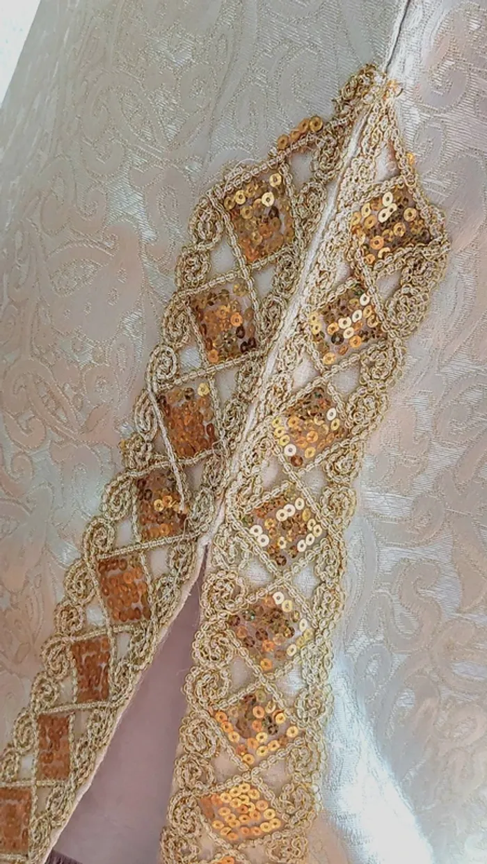 Magnifique caftan traditionnel broderie dorĂ©e đ Robe dâexception pour vos Ă©vĂ©nements spĂ©ciaux ! đ - photo numĂ©ro 7