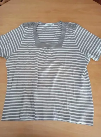 T-shirt  bon  état  t5