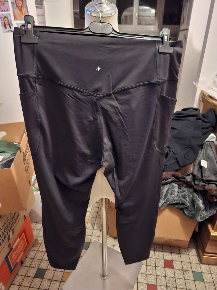 (Y)Legging noir pour le sport femme neuf  taille 44 marque halara prix 10 euro - photo numéro 2