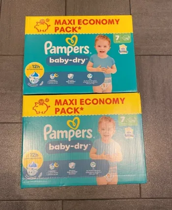 144 couches Pampers baby dry Taille 7