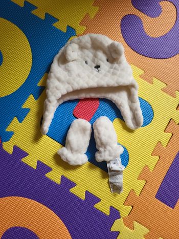 Joli bonnet et gants polaire