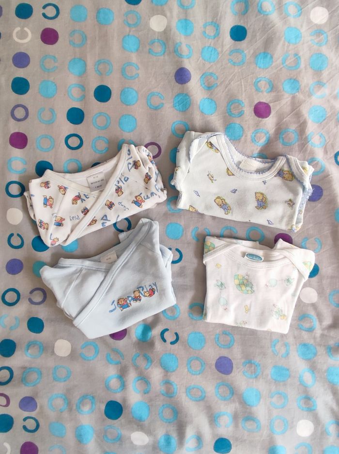 Lot bodies manches courtes/tee-shirt manches courtes - photo numéro 2