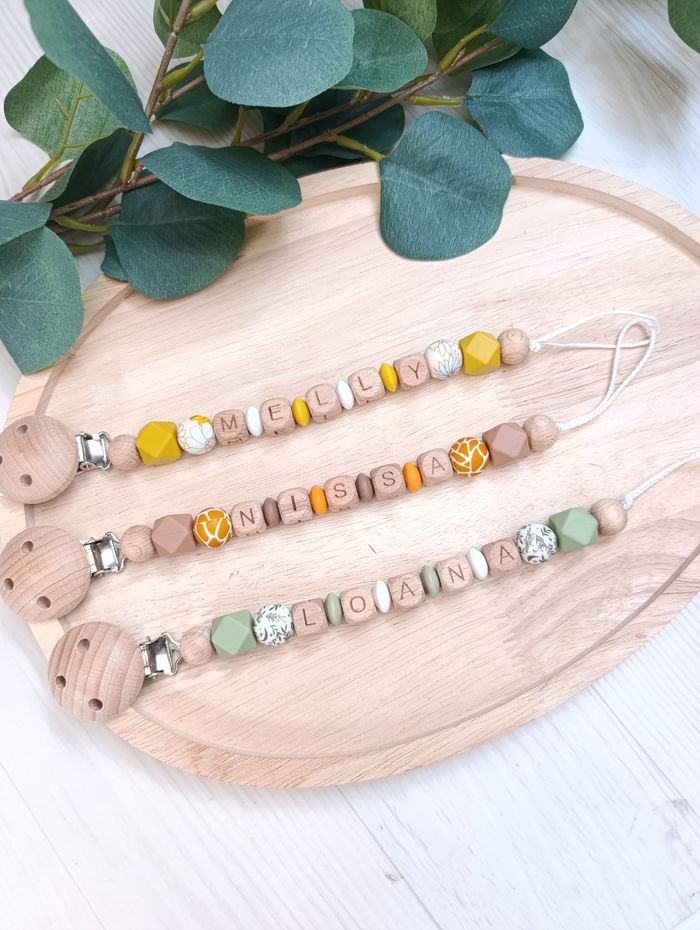 Attache tétine personnalisée