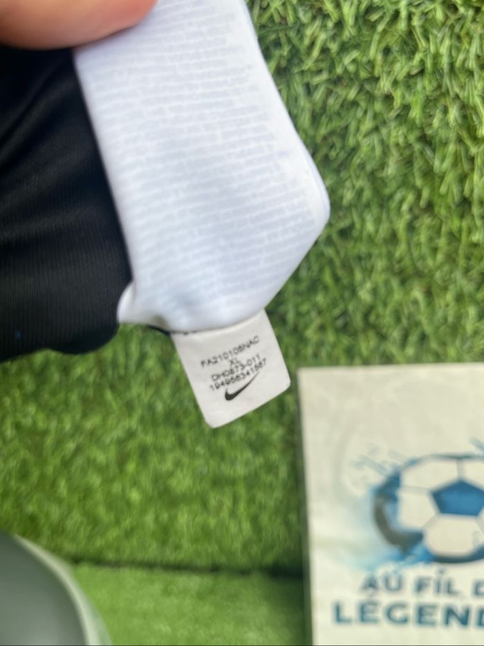 Maillot training PSG - photo numéro 8