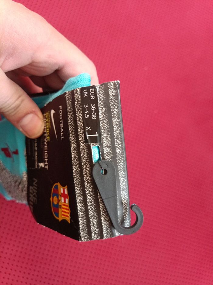 Chaussettes de foot FC Barcelone, Nike Authentique Officiel taille 36/38, Neuf - photo numéro 9