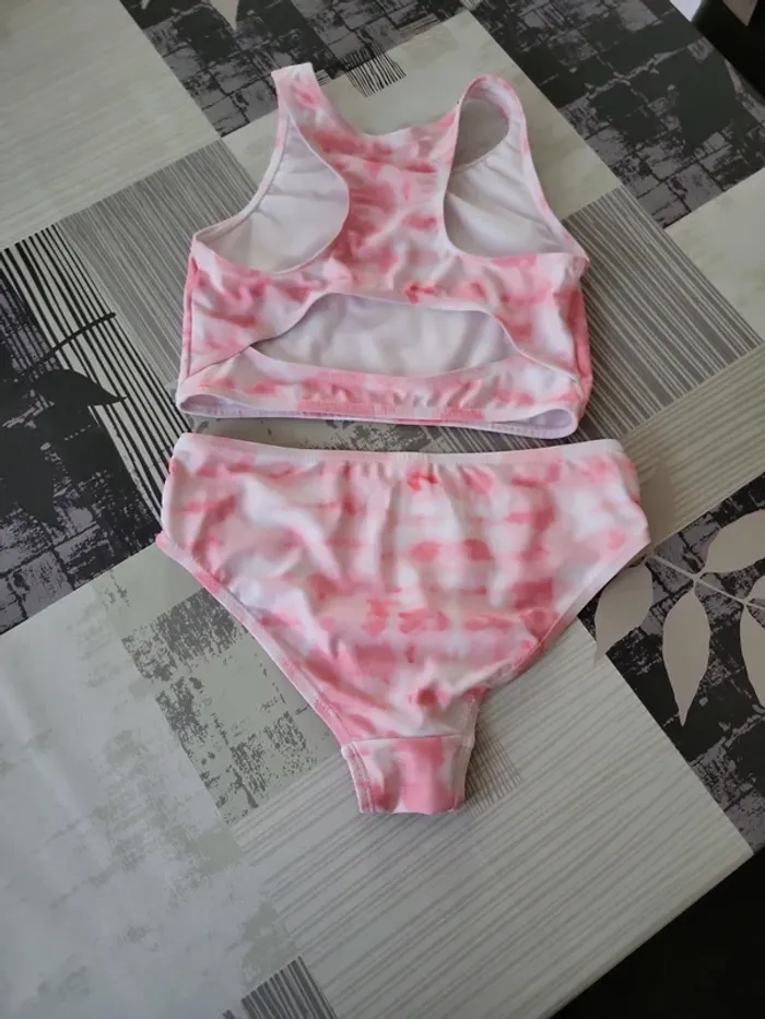 Maillot de bain 2 pieces 8/9 ans - photo numéro 2