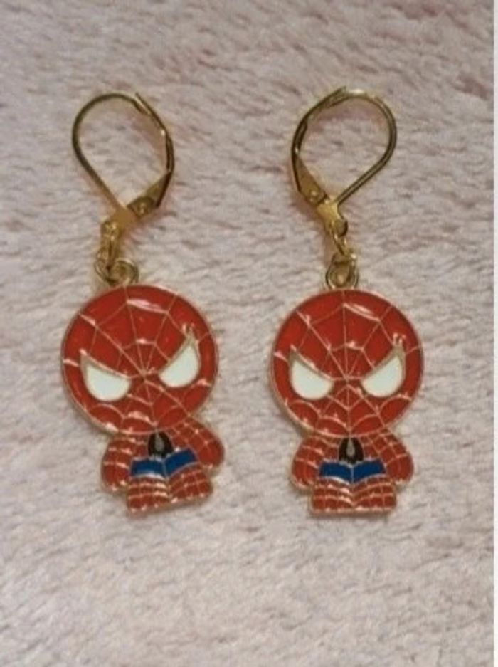 Boucles d'oreilles Spiderman Marvel Disney - photo numéro 3