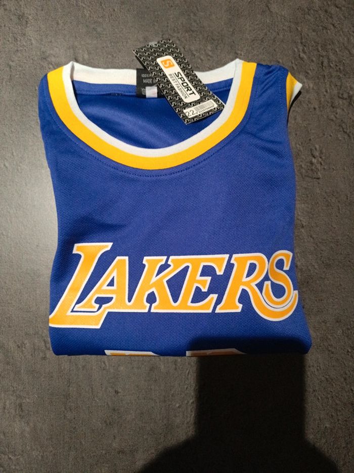 Tenue NBA Los Angeles Lakers LeBron James violet t.22 - photo numéro 4