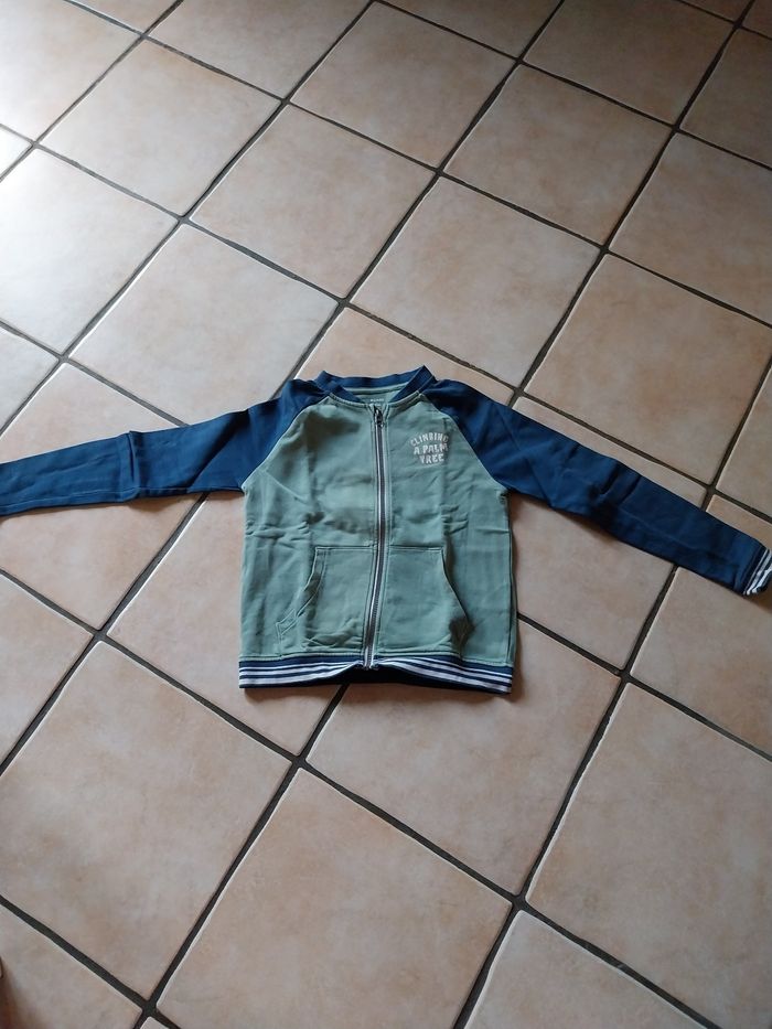 Lot pulls/sweats 10 ans - photo numéro 4