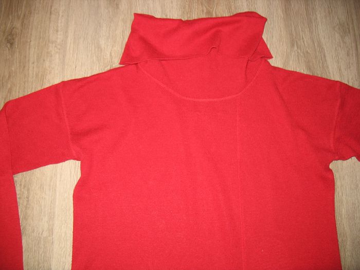 PULL LONG ROUGE "MISS CAPTAIN" - TAILLE 2 - n°02 - photo numéro 2