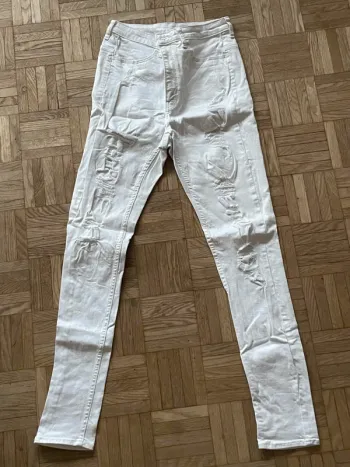 Jeans blanc troué parfait état 🔥