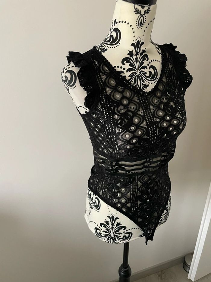 Body sans manches à volant noir en dentelle sexy whoo taille S/M - photo numéro 2