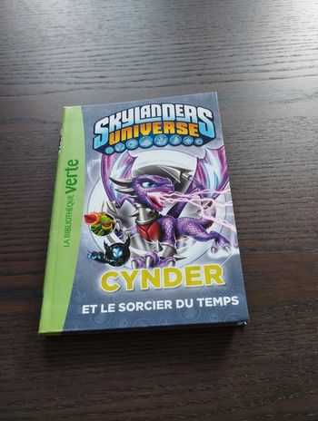 Livre Skylanders universe
