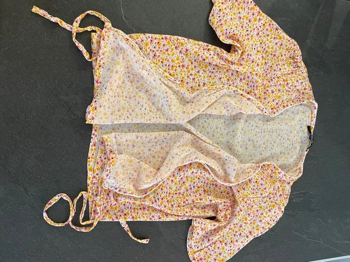 Top croisé motif fleur - photo numéro 2
