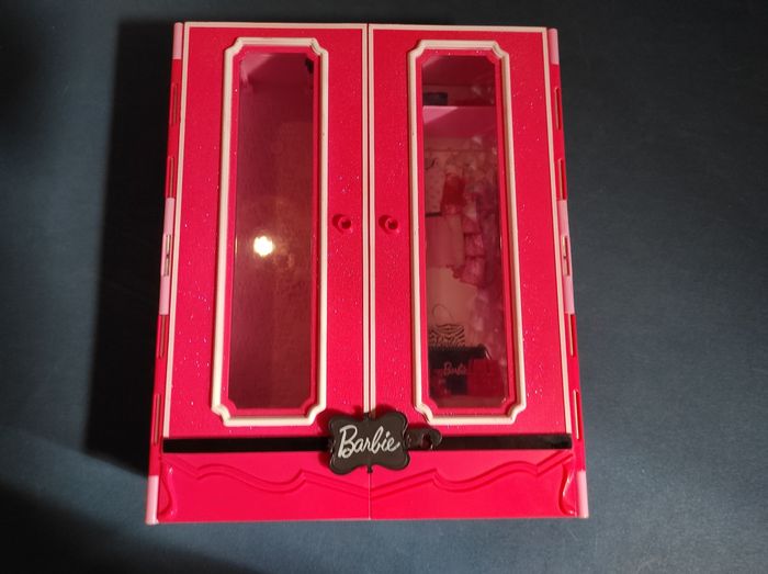 Armoire barbie
