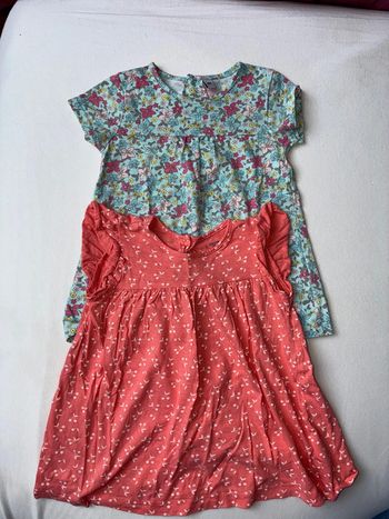 Lot 2 robes